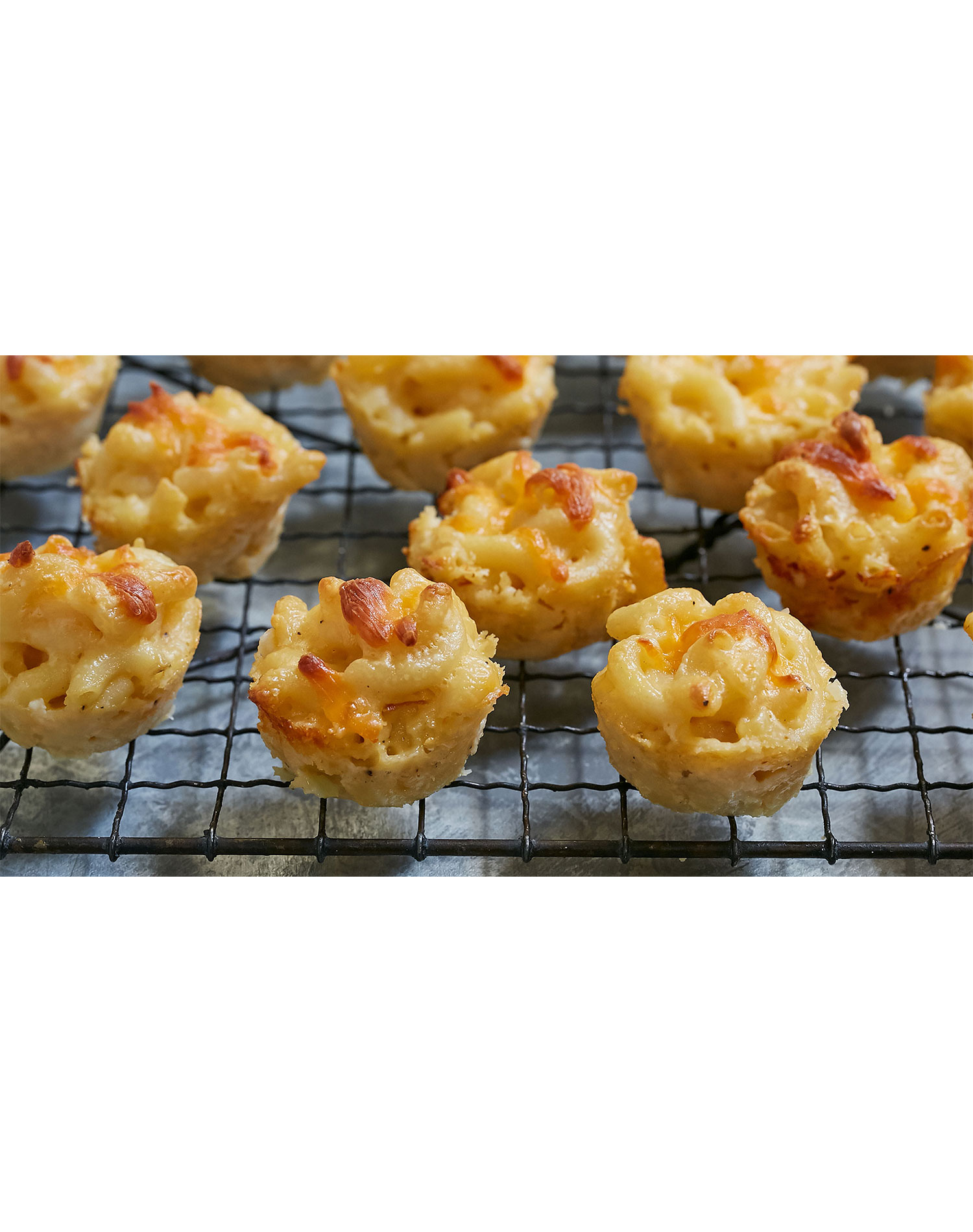 bite-size appetizer recipes: baked mac and cheese bites