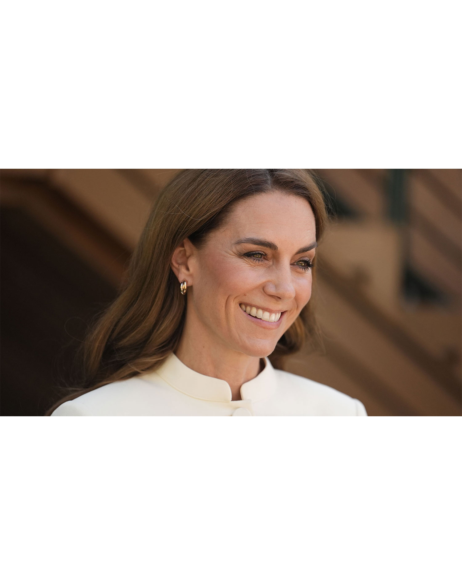 kate middleton hair move: kate middleton smiling